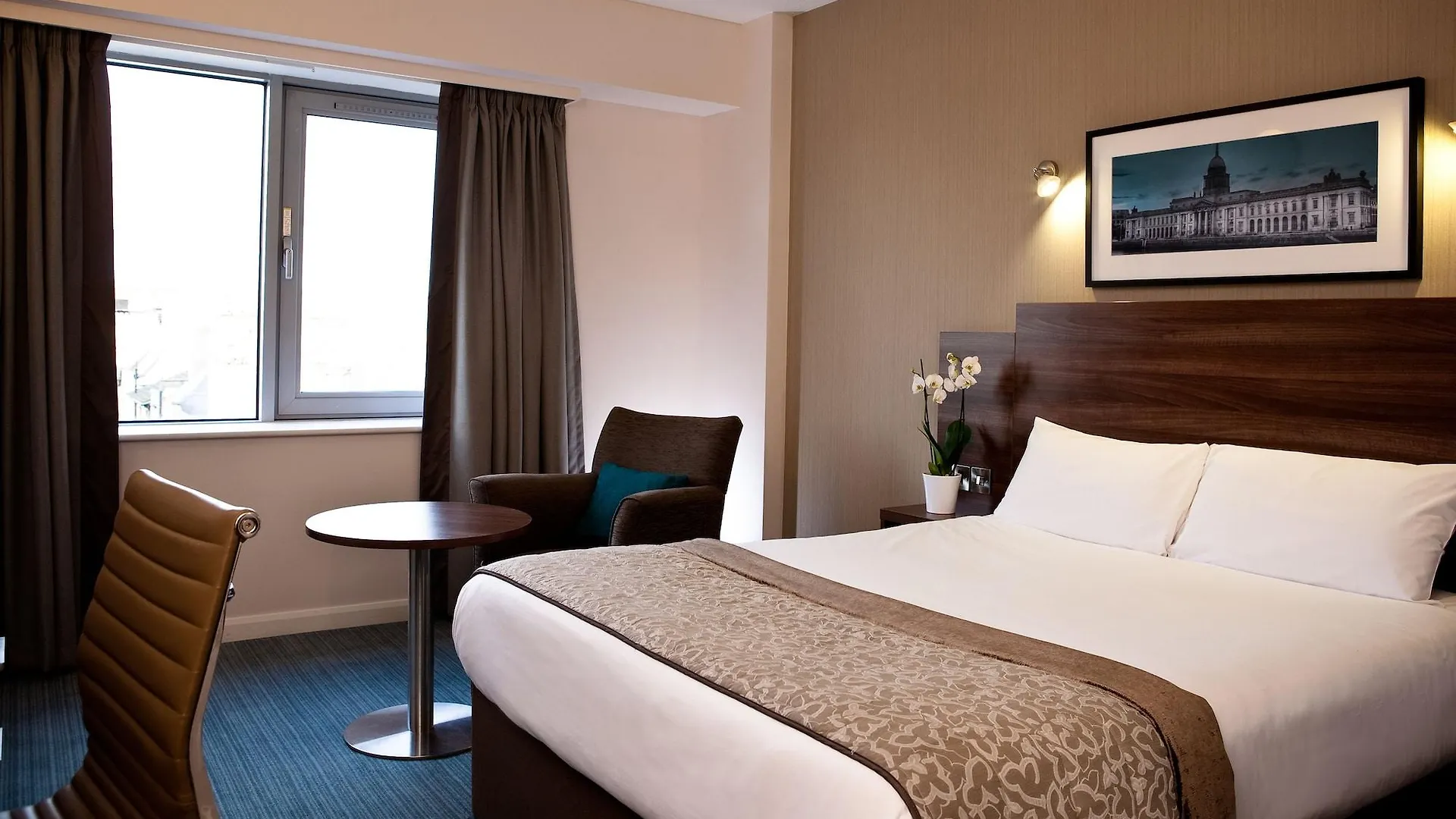 Leonardo Hotel Dublin Parnell Street 4*,