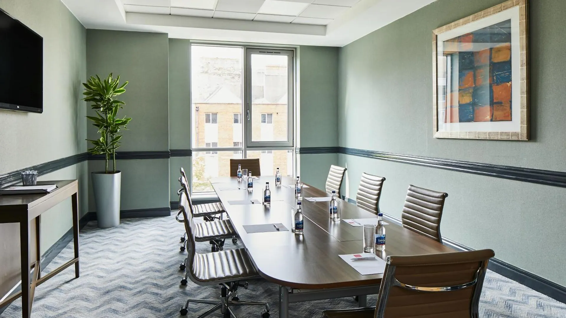 Leonardo Hotel Dublin Parnell Street 4*,